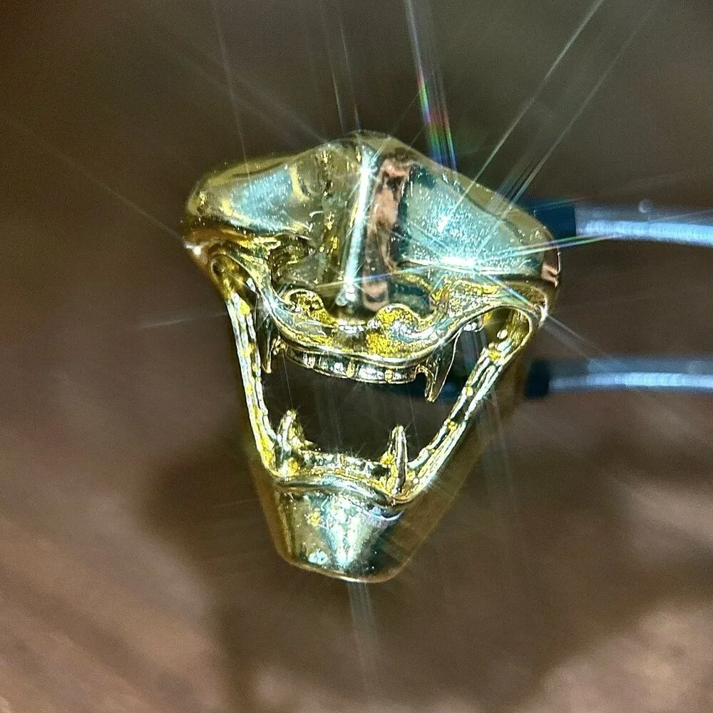 Good Open‎ Back Mask Fang Ring